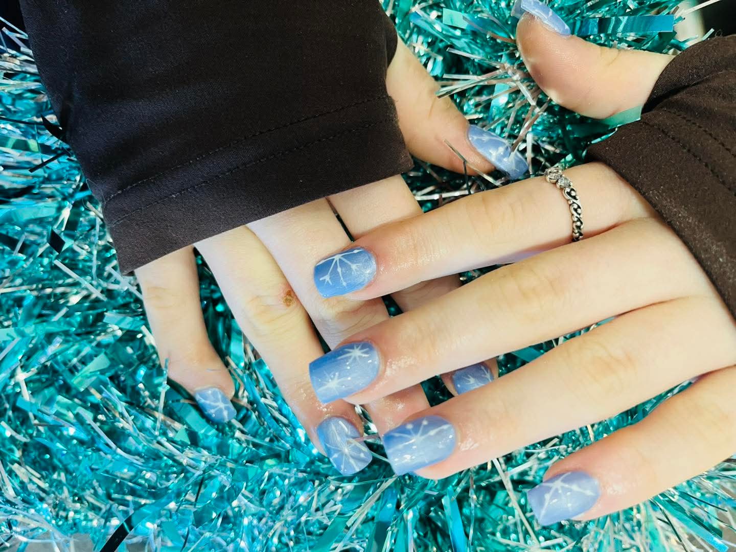 Blue winter nail design